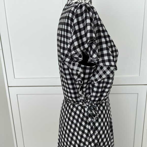 Black and White Wrap Dress, Sz M - Picture 5 of 10
